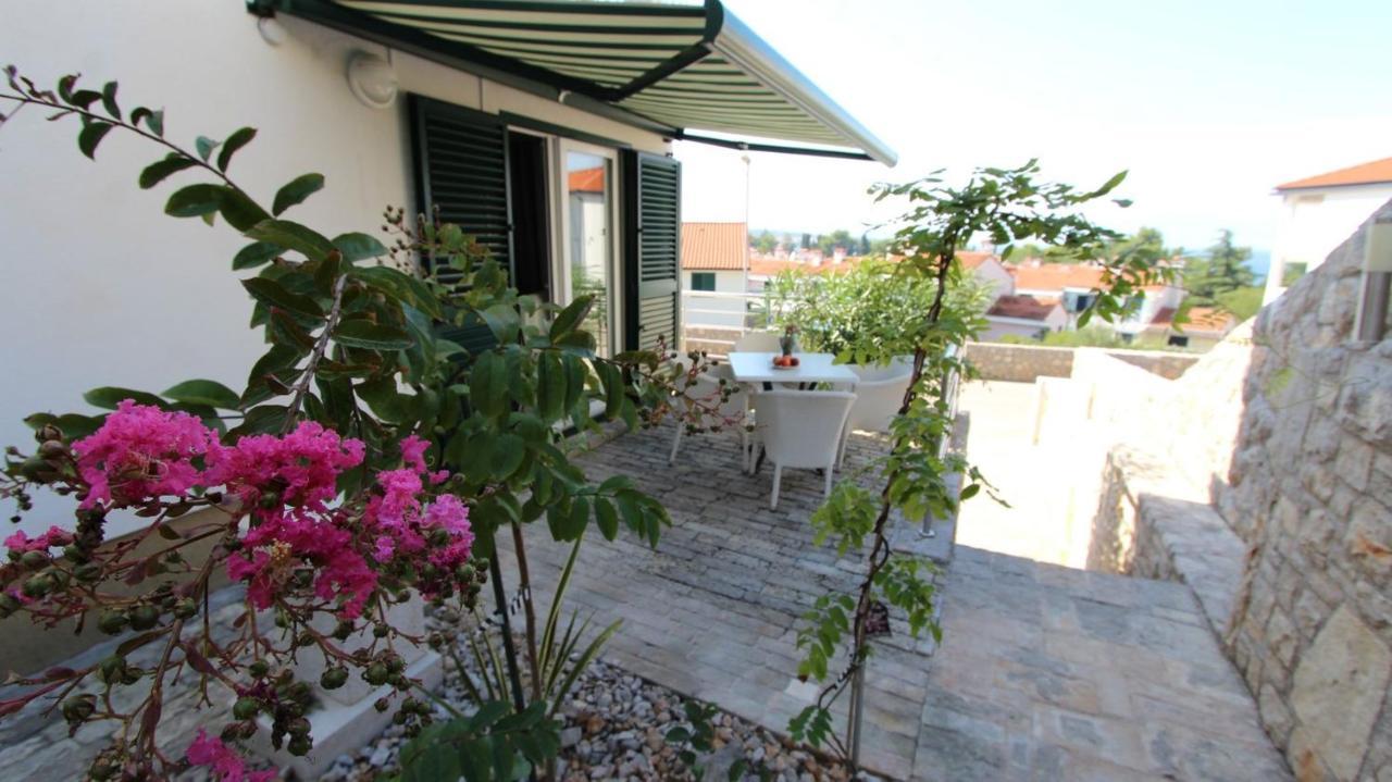 Apartments Adria Malinska Exterior foto
