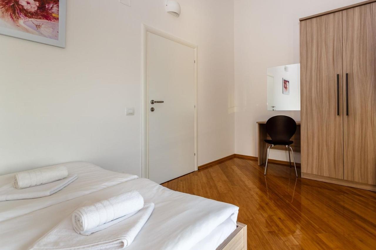 Apartments Adria Malinska Exterior foto